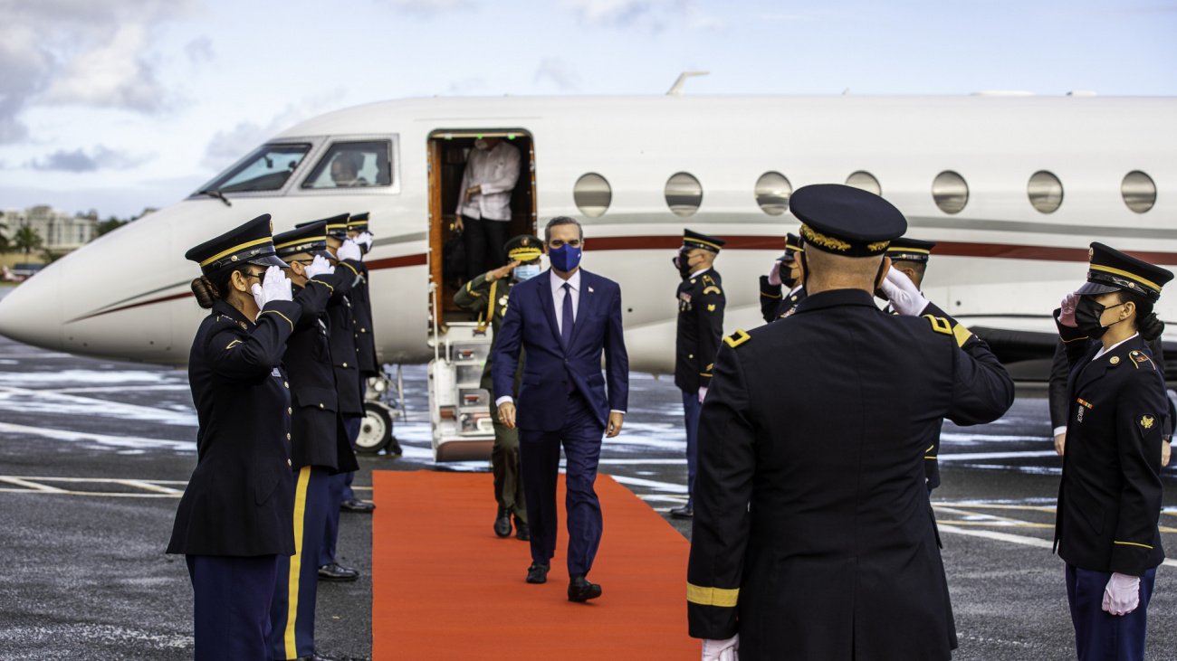 Presidente Abinader saldrá a Ecuador el domingo para toma de posesión de Lasso
