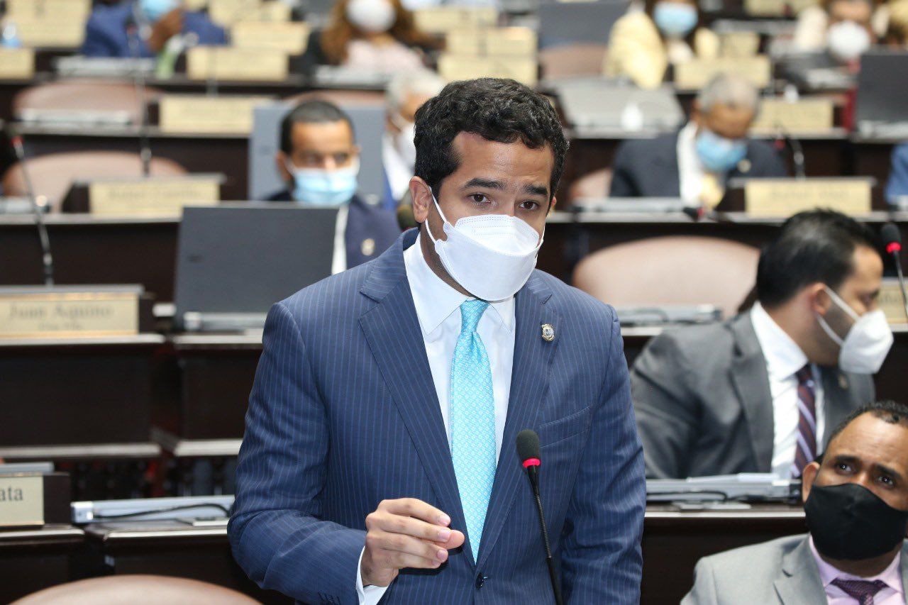 Diputado Omar Fernández agradece gestión de vacunas a senadores de EEUU