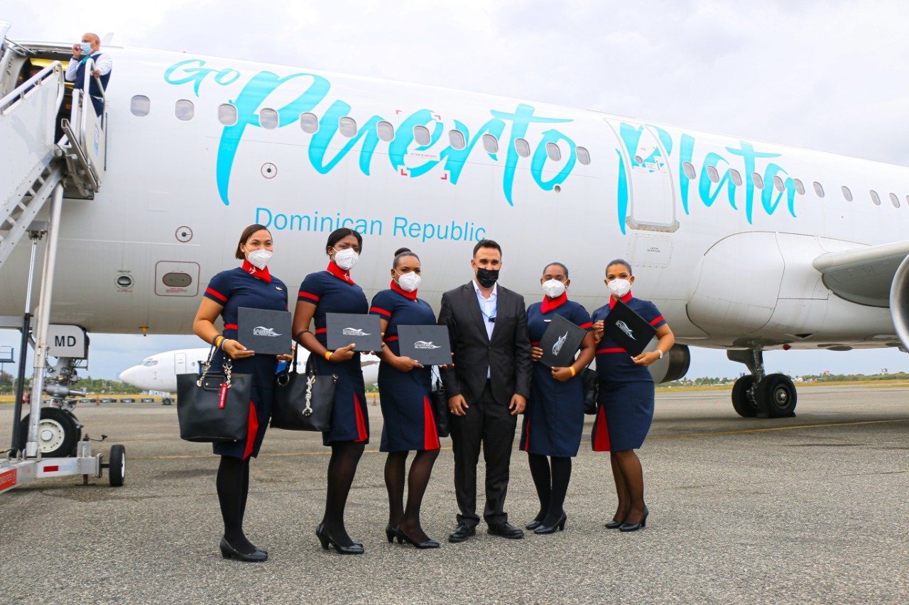 La Primera graduación en el aire, se realiza en República Dominicana, hecho sin precedente en la historia de la aviación mundial