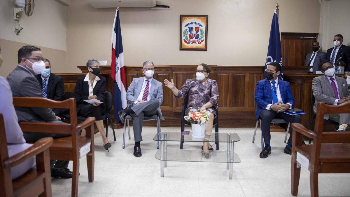 Procuradora general de la República sostiene encuentro con fiscales de Monseñor Nouel y otras provincias de la región Cibao