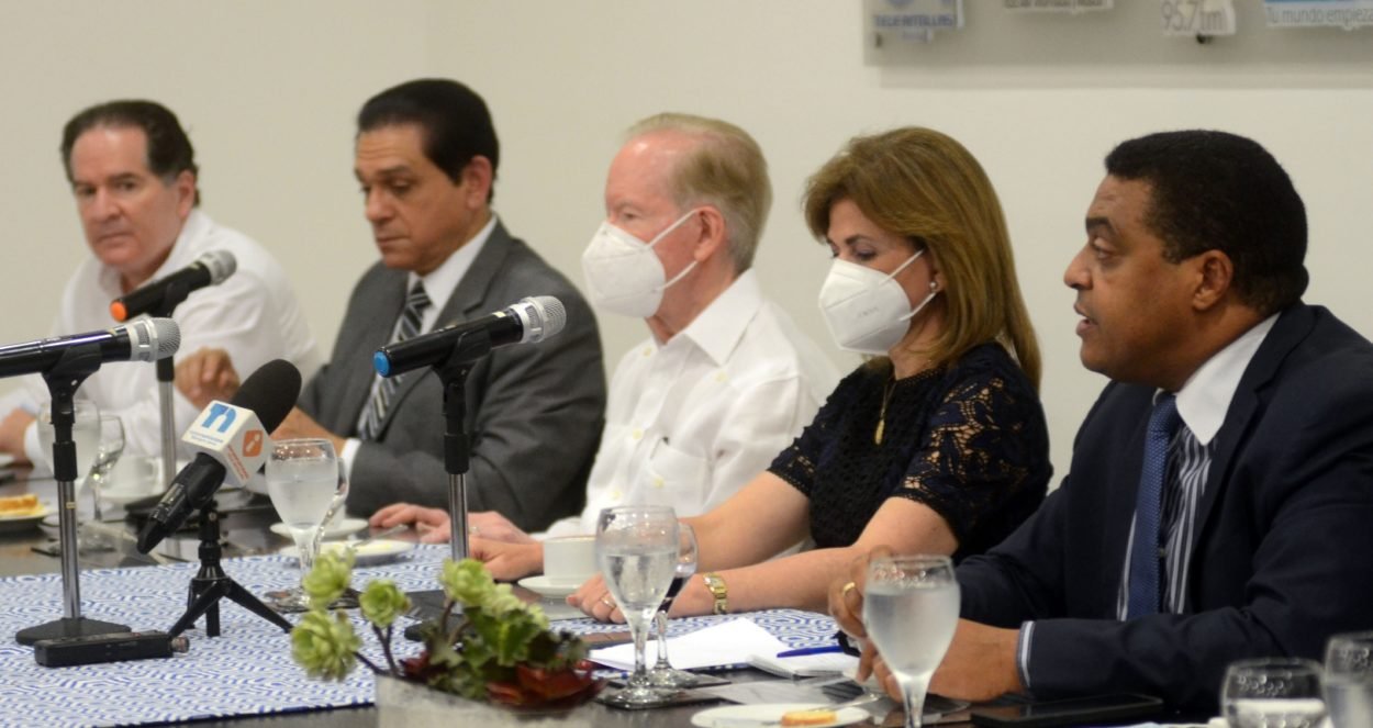 Gobierno endurecería medidas por covid-19