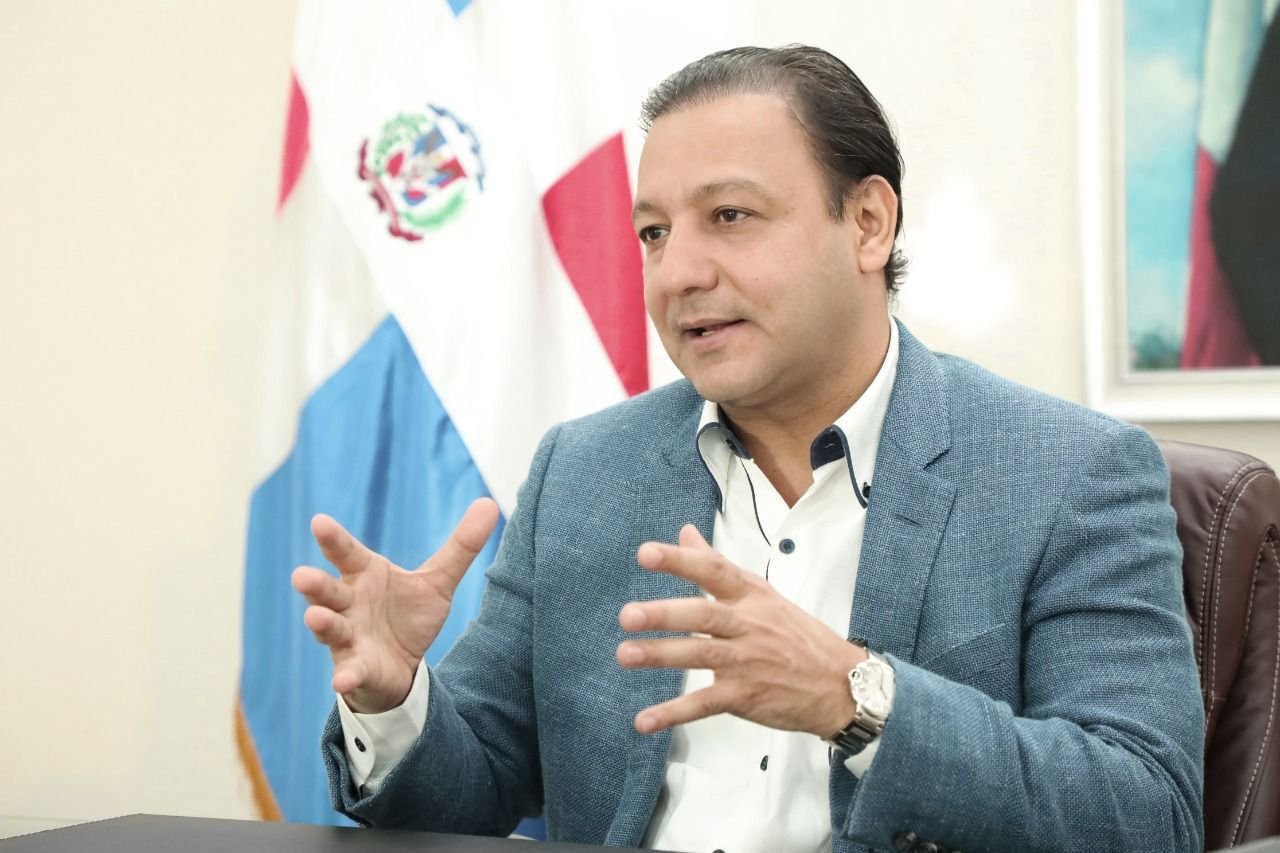Abel Martínez propone a comerciantes y empresarios ofrecer descuentos para quienes se vacunen