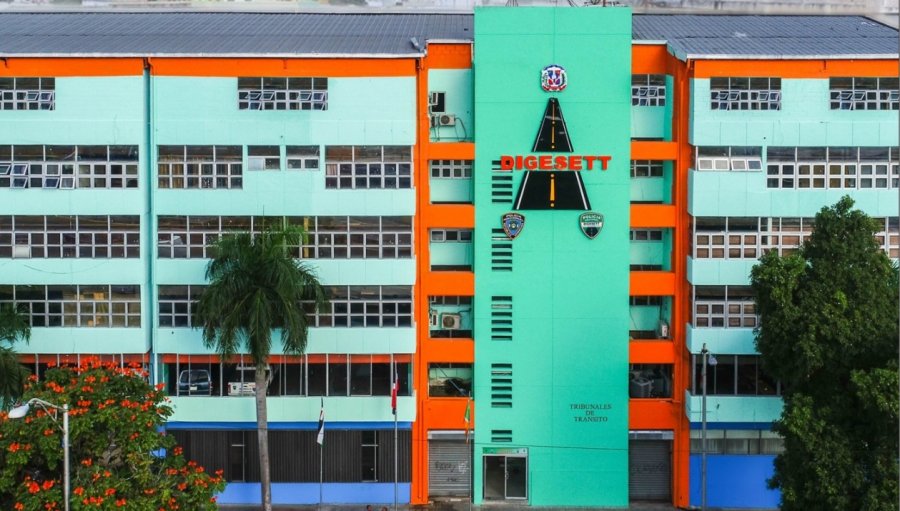 Conductor involucrado en incidente de ruptura de vidrio se disculpa con agente DIGESETT