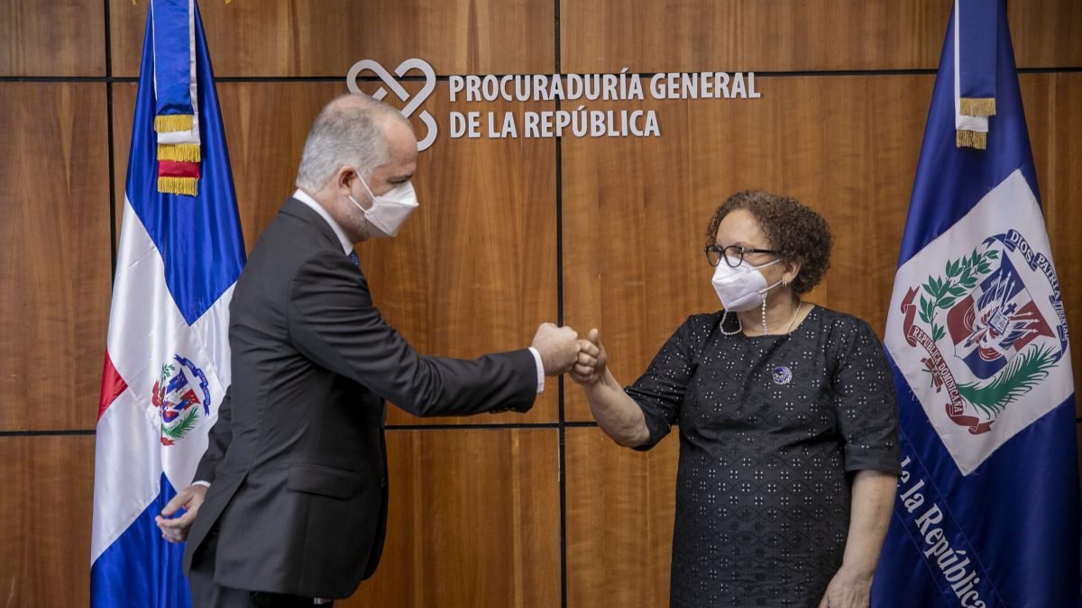 La Procuraduría General y la Superintendencia de Bancos reforzarán persecución de delitos financieros