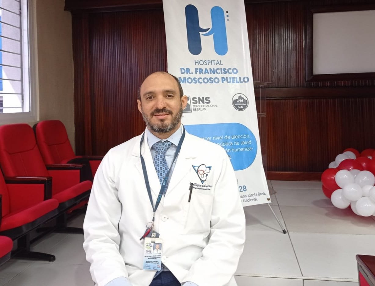 Urólogo del Moscoso Puello advierte cáncer de próstata inicia sin síntomas