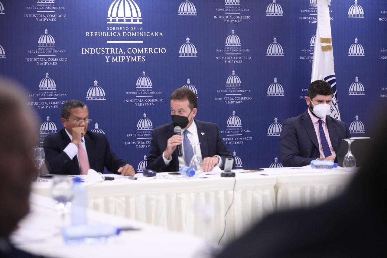 Aprueban 12 nuevas empresas de Zonas Francas con inversión de US millones; aportarán 1,611 nuevos empleos
