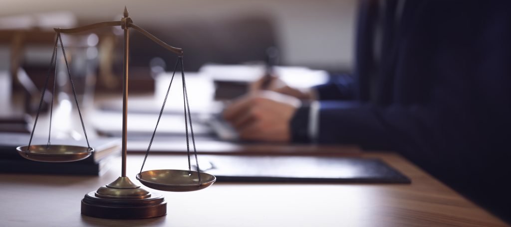 Condenan a prisión a tres hombres que hirieron de gravedad a un comerciante chino Condenan a prisión a tres hombres que hirieron de gravedad a un comerciante chino