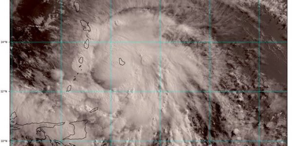 Convocan de emergencia organismos de socorro por paso de huracán Elsa