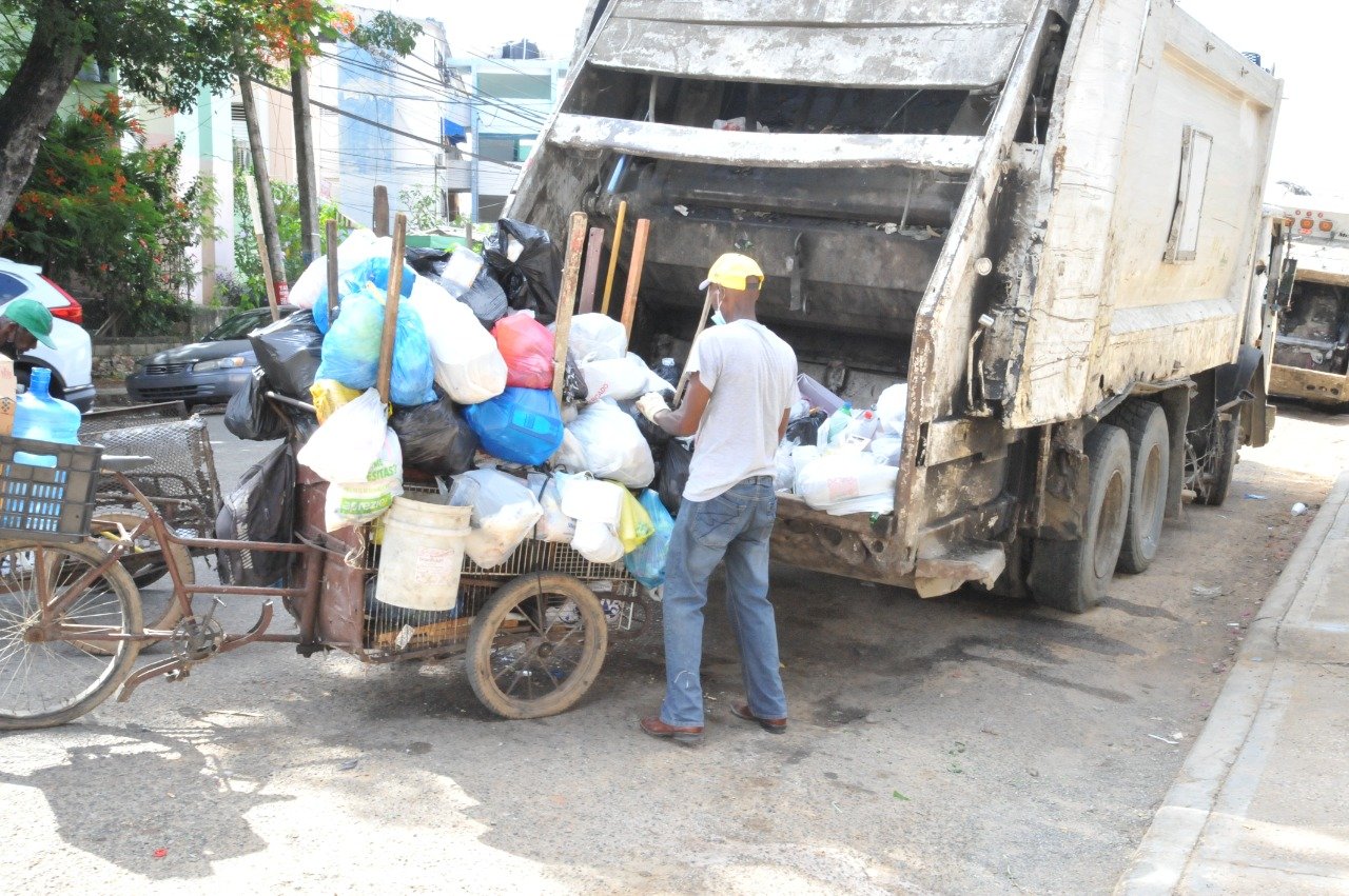 Personal Liga Municipal recoge 800 toneladas de desperdicios en inicio jornada limpieza SDE