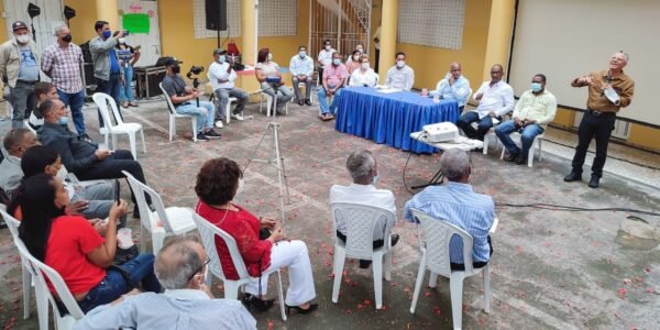 Ayuntamiento y juntas de vecinos definen rutas y frecuencias de recogida de basura en circunscripción 2 de Santo Domingo Este