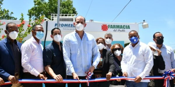 Inauguran cuatro Farmacias del Pueblo en Barahona y Bahoruco