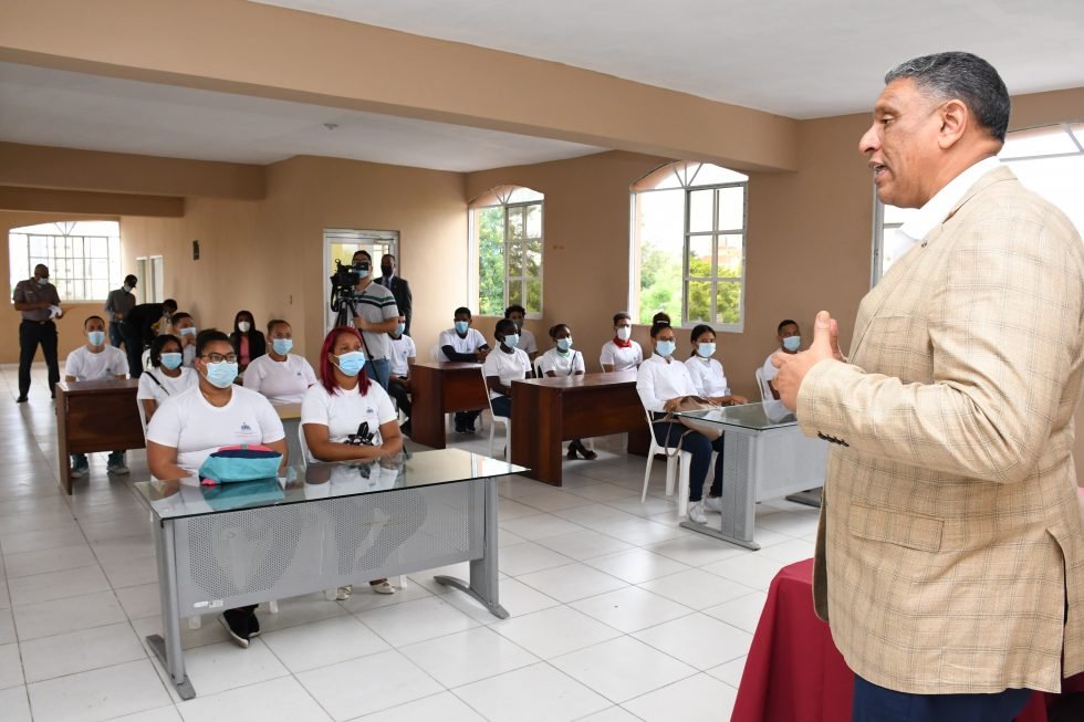 Interior y Policía inicia formación de 33 jóvenes aspirantes a Policía Auxiliar en Cristo Rey