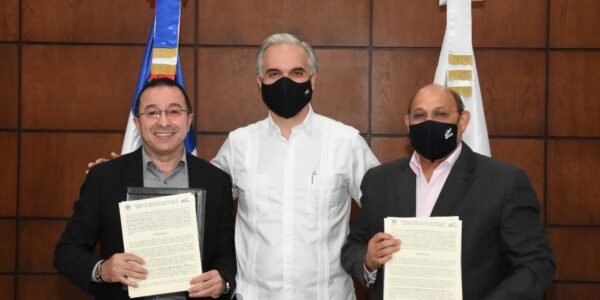 Ministro de Trabajo lidera acuerdo entre INFOTEP y Servicio Nacional De Aprendizaje (SENA) de Colombia