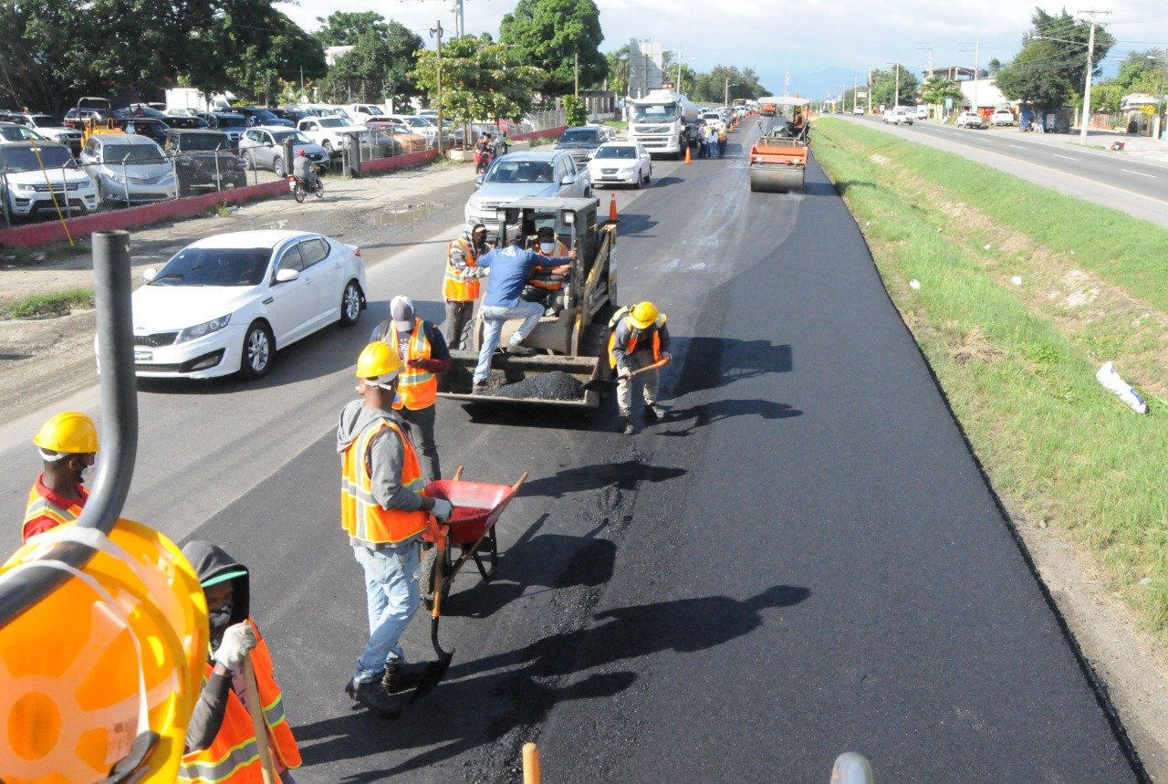 Obras Públicas habilitará carril provisional en La Penda en autopista Duarte por construcción retorno vehicular