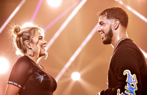 En medio de presentación, Anuel AA pide a Karol G retomar su relación