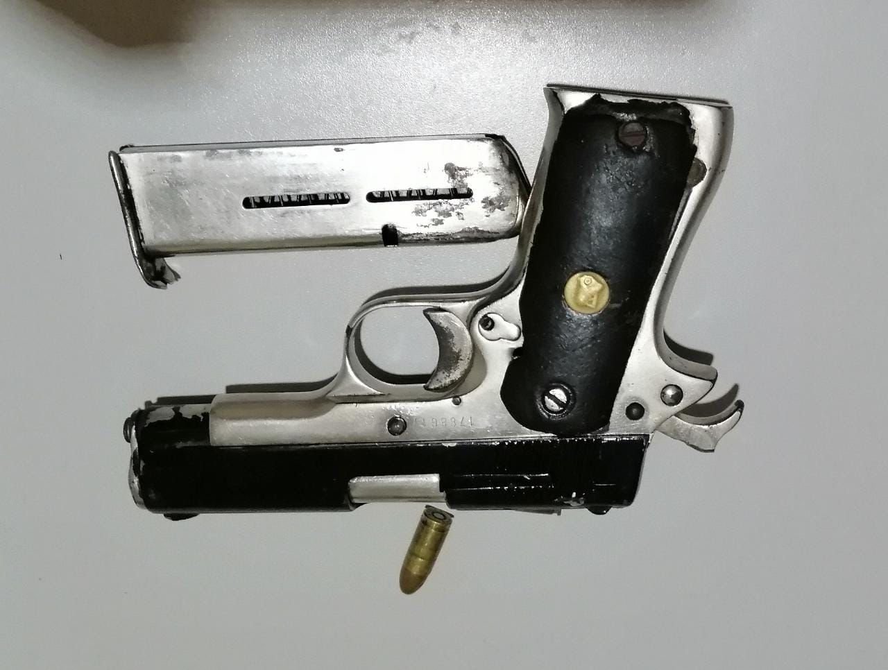 Policía captura dos hombres por homicidio de mayor del Ejército y locutor durante asalto en SDN; recupera arma robada al oficial militar