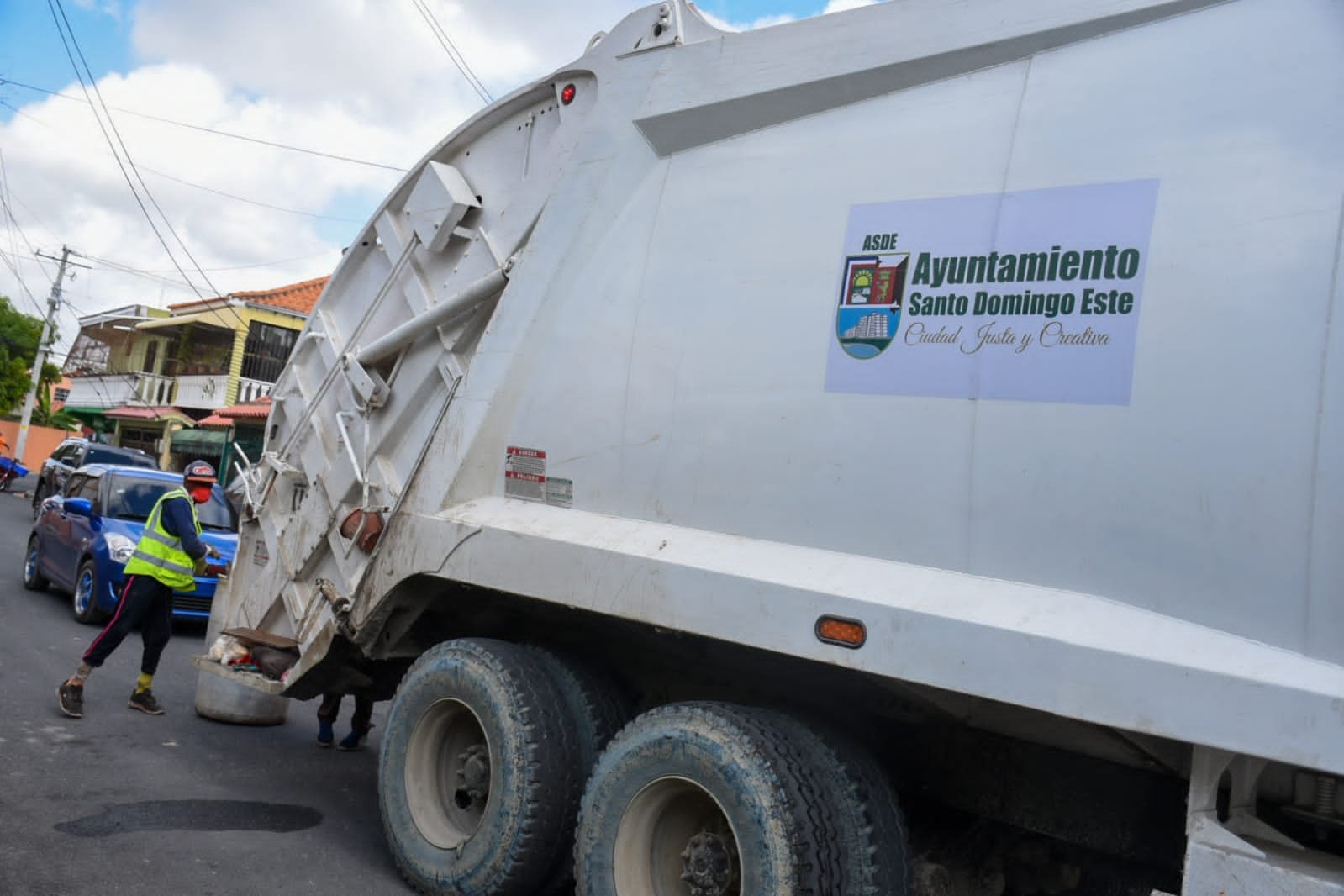 Ayuntamiento establece  horario recogida de la basura para comercios en Santo Domingo Este