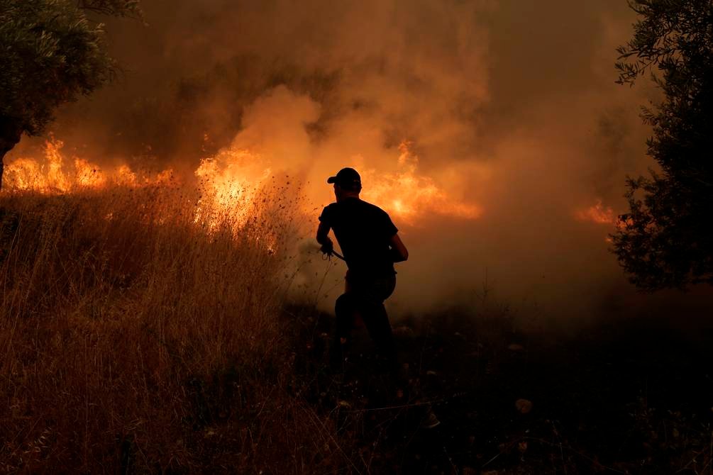 Tras siete días Grecia continúa con incendios forestales incontrolables