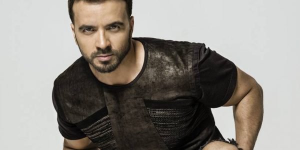 Luis Fonsi anuncia gira internacional para 2022 que inicia en su natal Puerto Rico