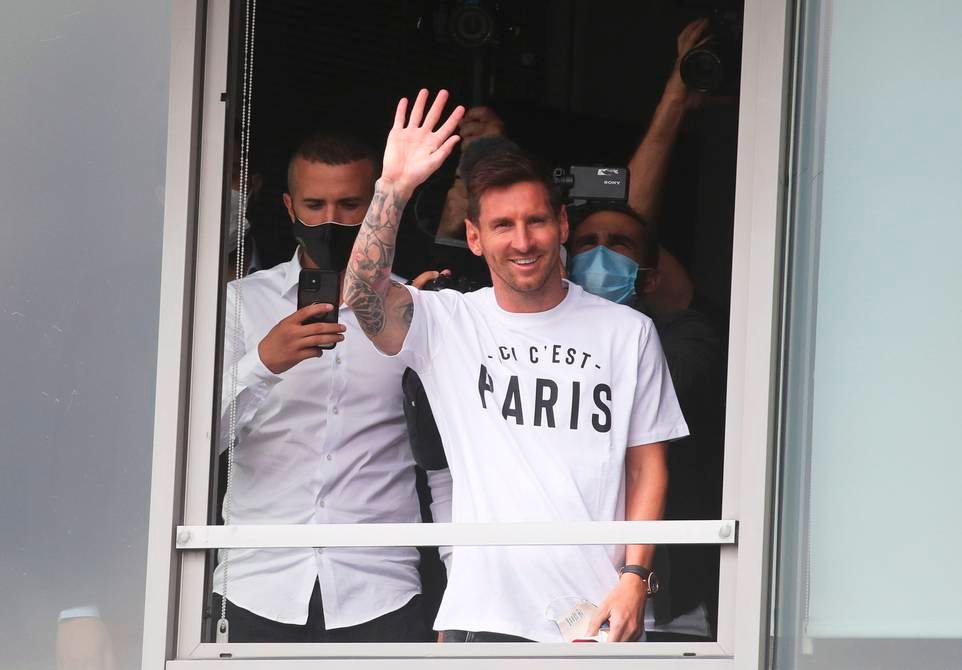 Lionel Messi aterrizó este martes en París;  jugará con el PSG esta temporada