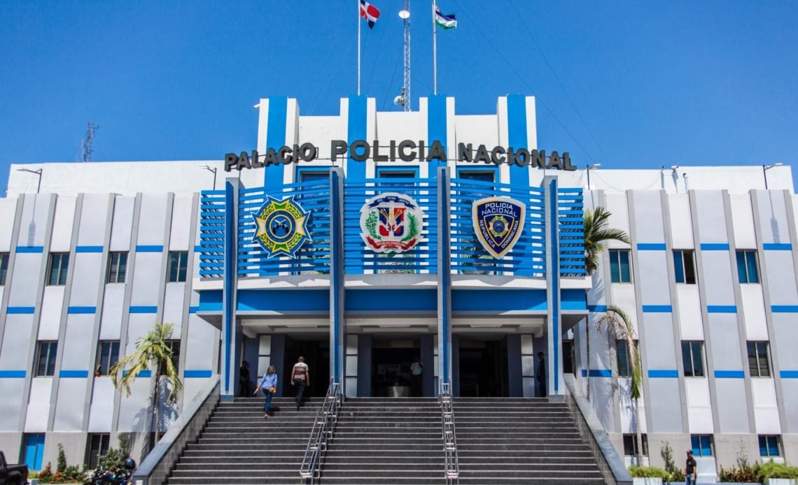 Policía apresa mensajero sustrajo cheques por 300 mil pesos y una motocicleta de empresa de seguridad