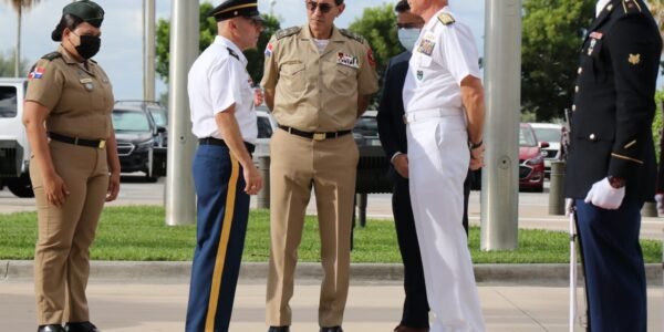 Ministro de Defensa visita sede del Comando Sur; RD estrecha vínculos con la institución militar de los EE.UU.