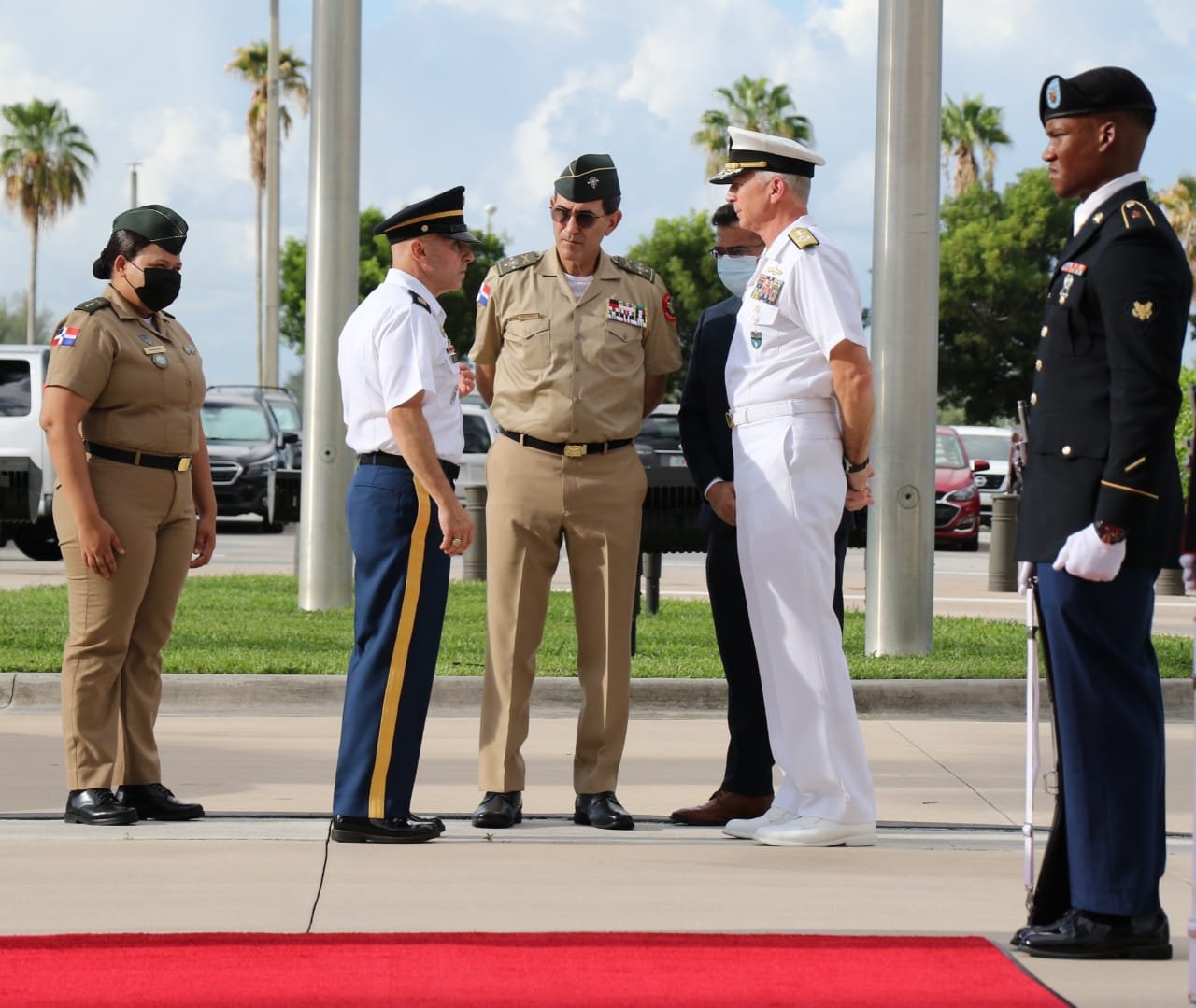 Ministro de Defensa visita sede del Comando Sur; RD estrecha vínculos con la institución militar de los EE.UU.