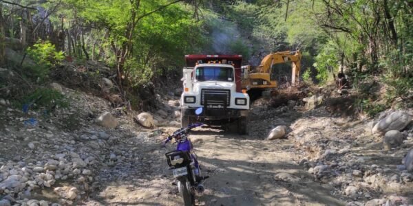 Gobernación de Azua trabajó junto a otras instituciones del Estado para evitar inundaciones en sectores vulnerables