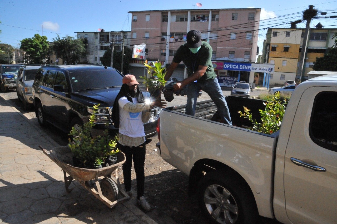 Liga Municipal inicia en Invivienda piloto embellecimiento y programa educación residuos sólidos