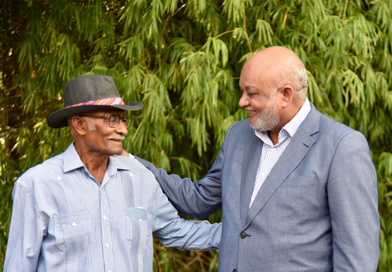 Fallece padre del ministro de Educación