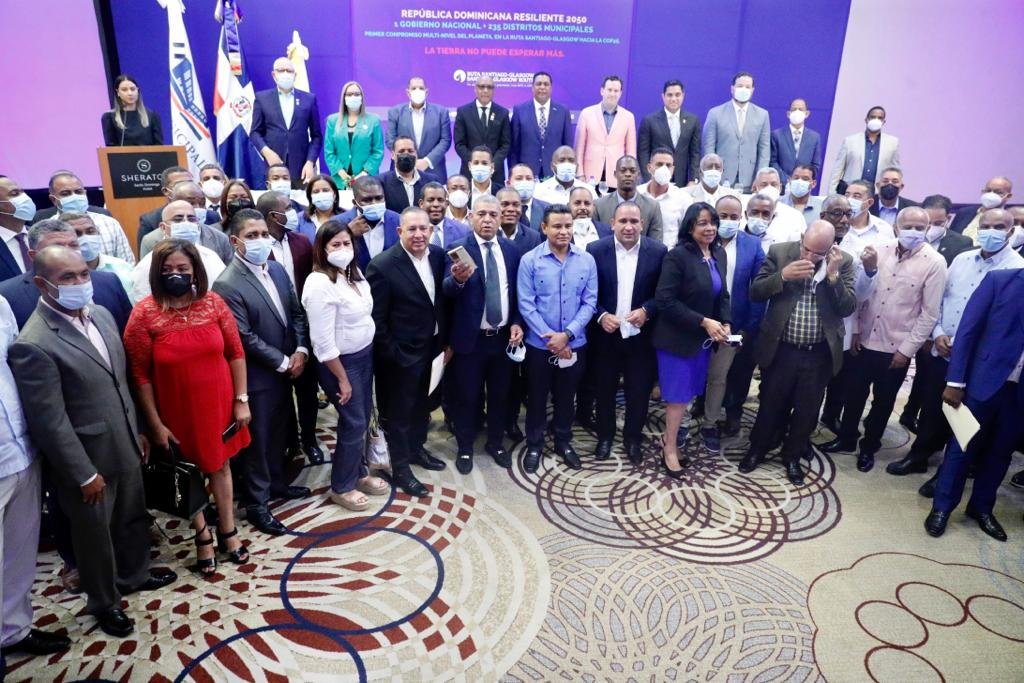 Distritos Municipales del país se comprometen a reducir la emisión de carbono