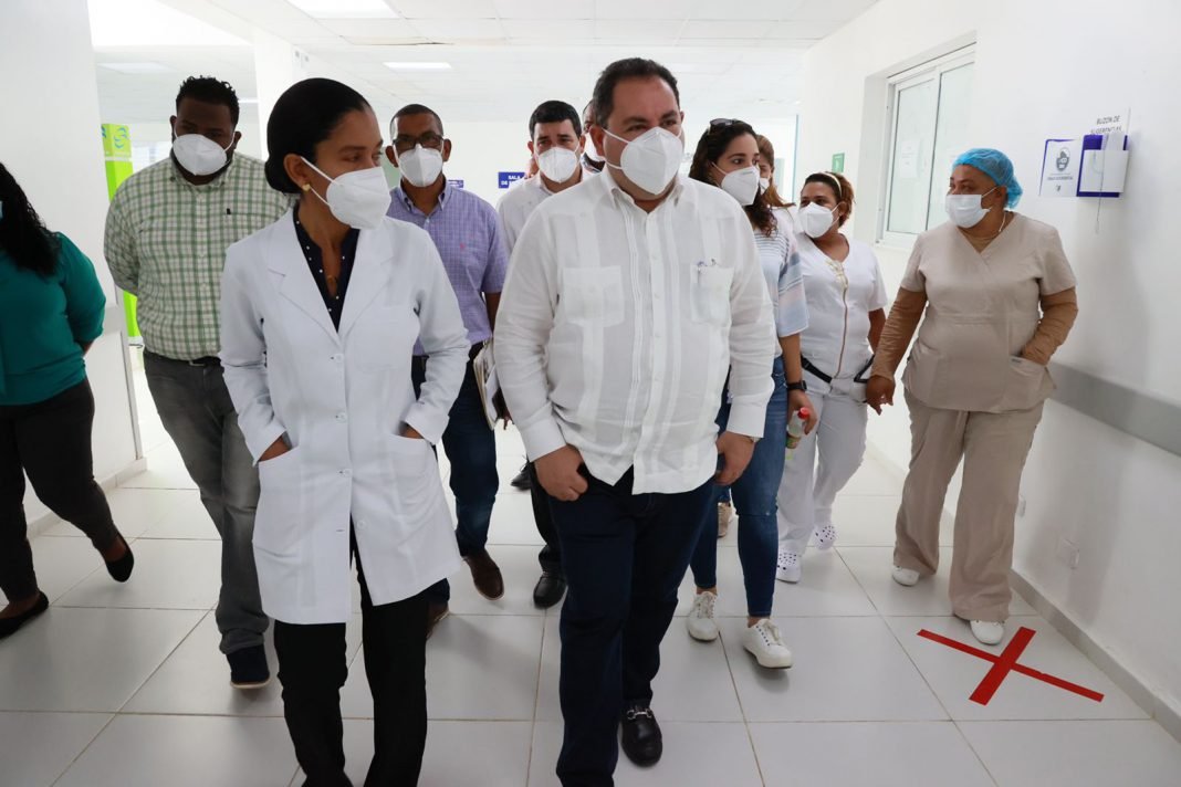Director SNS recorre centros de salud en Montecristi y Dajabón durante el fin de semana