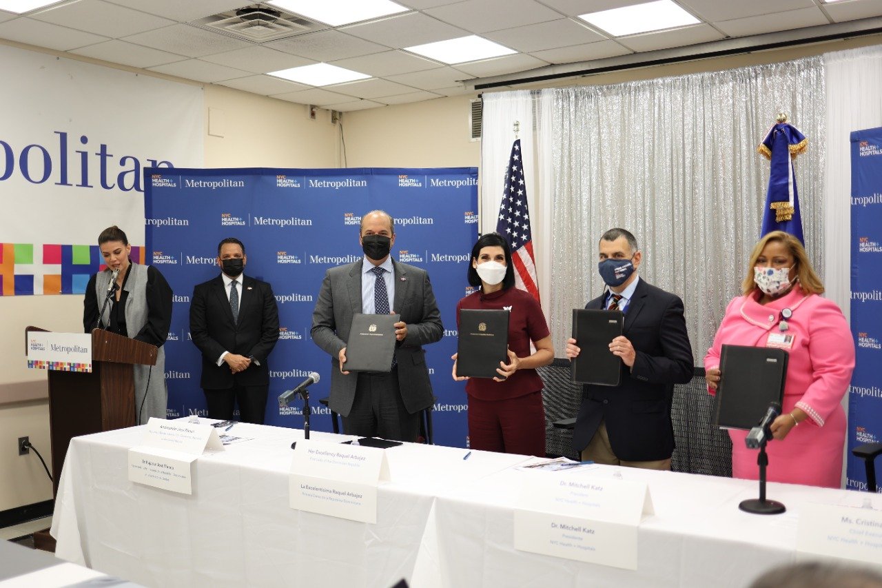 Primera Dama y  NYC Health + Hospitals firman acuerdo en beneficio de la comunidad dominicana en NY