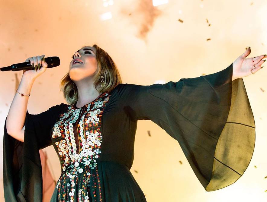 Adele da a conocer fecha de lanzamiento de su disco ‘30′