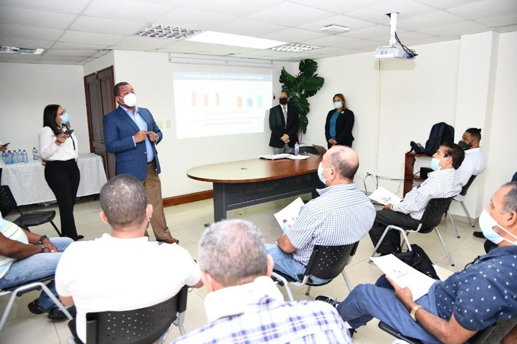 INTRANT iniciará acreditación escuelas de choferes a nivel nacional