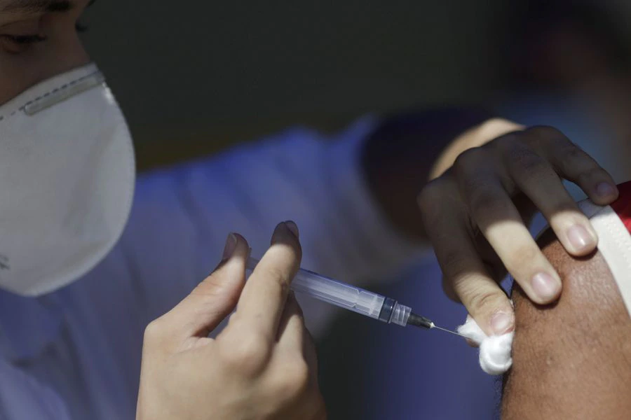 Pediatras puntualizan que es importante aún esperar avances en investigaciones  antes de inocular a infantes