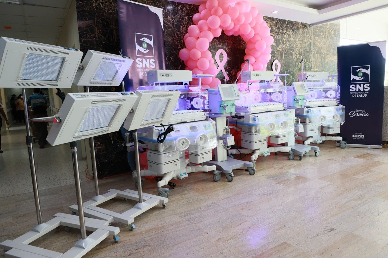 SNS entrega 12 millones en equipos al hospital Ricardo Limardo de Puerto Plata