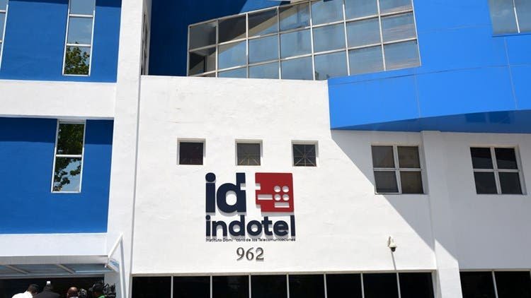 Indotel clausura 13 revendedores ilegales de internet y cierra 45 emisoras FM operaban sin permisos