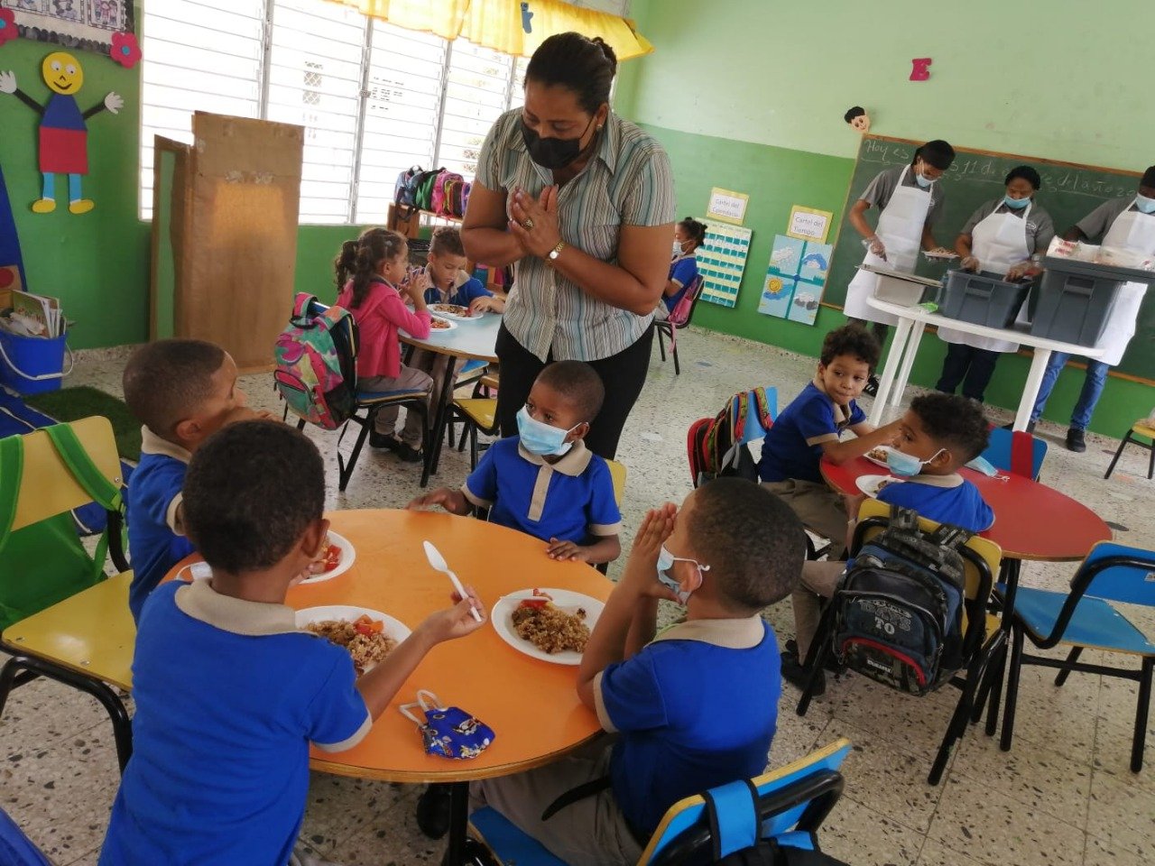Educación inicia con éxito la Jornada Escolar Extendida con el almuerzo escolar en todo el país