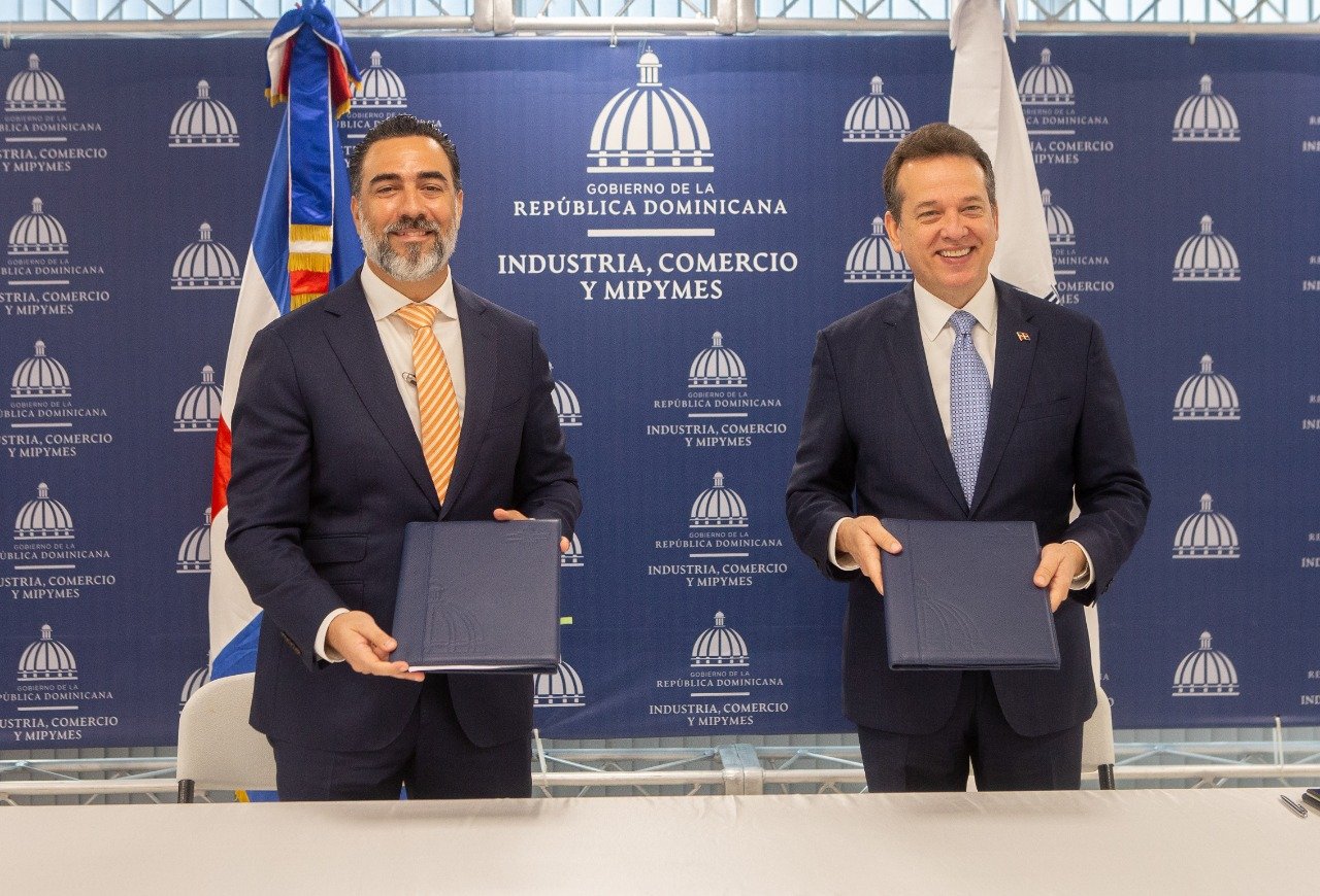 VisaNet Dominicana y el MICM firman acuerdo de colaboración para impulsar los pagos digitales