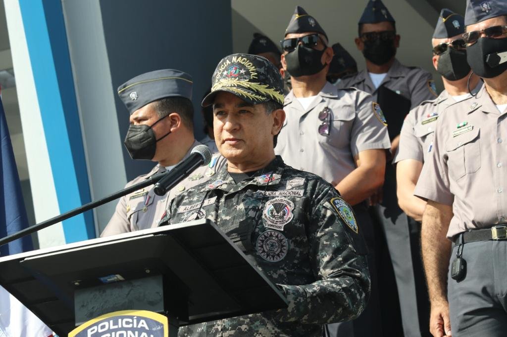 Mayor general Alberto Then sancionará policías violen ley de tránsito
