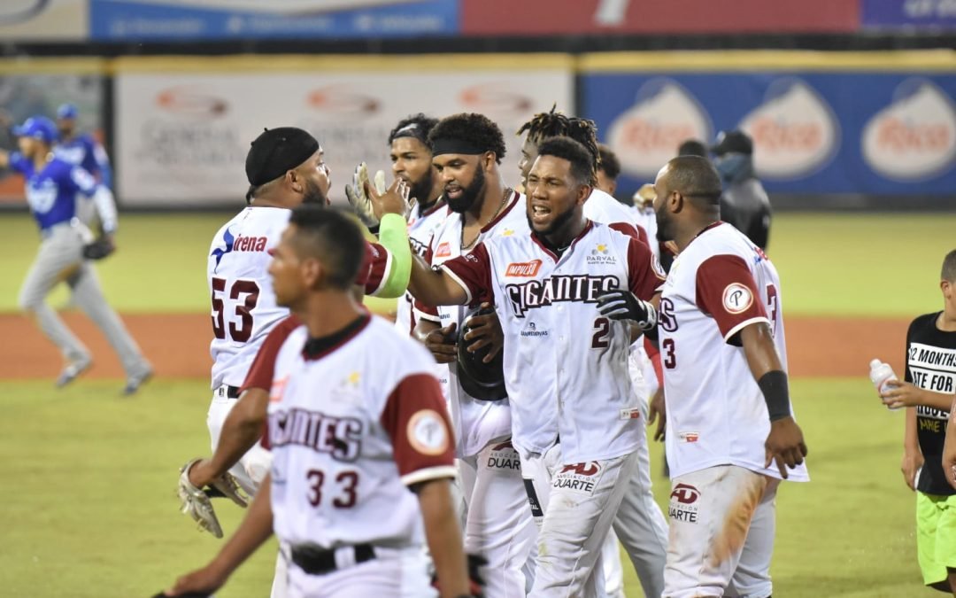 Gigantes dejan en el terreno a Tigres en debut de Marcell Ozuna; Alfredo Marte decide