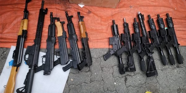 DGA decomisa cargamento de armas de fuego en puerto de Haina Oriental