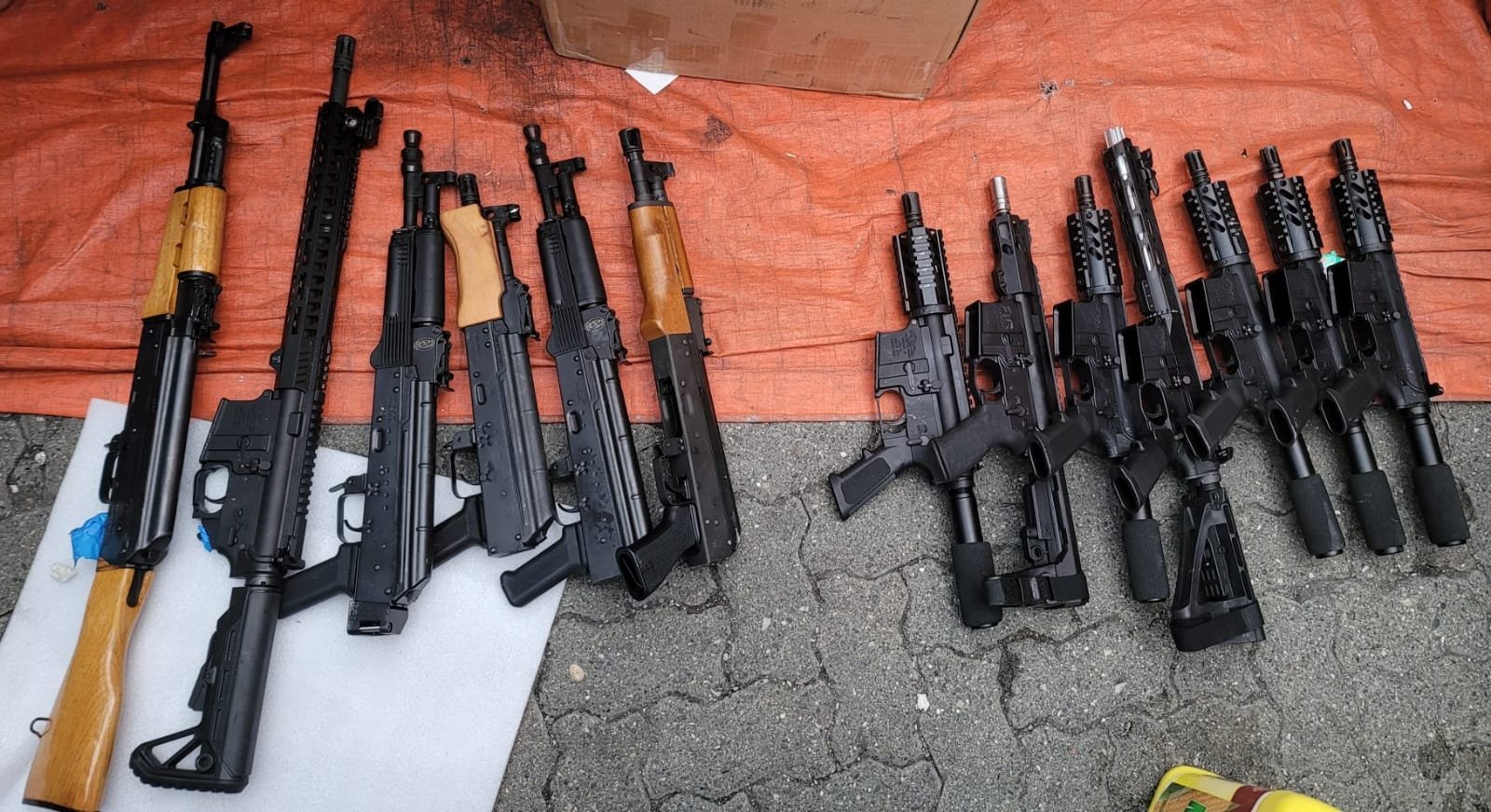 DGA decomisa cargamento de armas de fuego en puerto de Haina Oriental