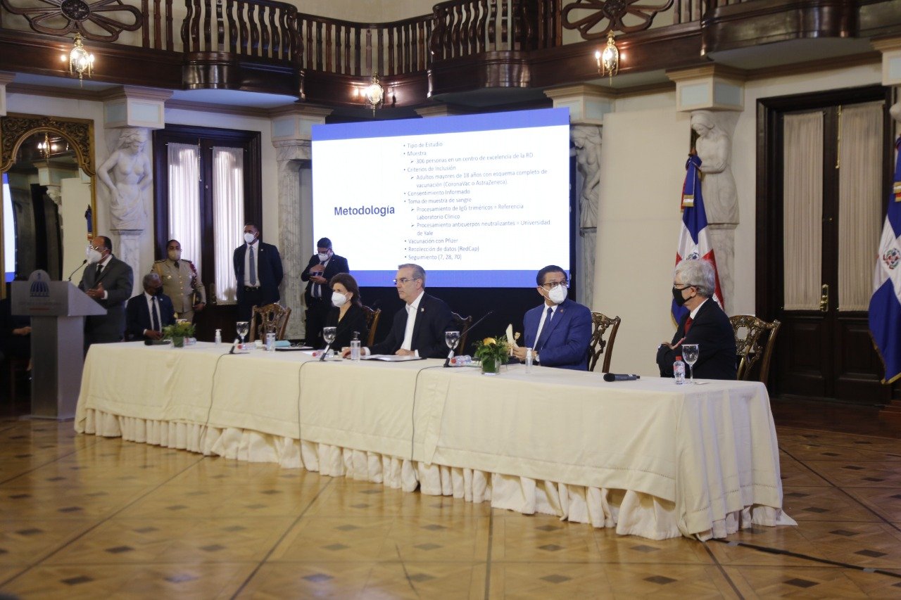 Gobierno y Universidad de Yale presentan estudio revela efectividad de tercera dosis contra el COVID