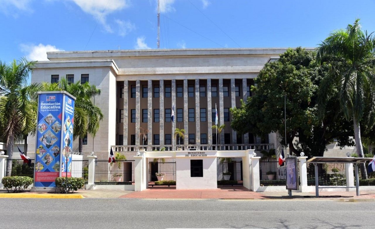 Educación, Salud Pública y el Gabinete de Salud evalúan comportamiento de la Covid-19