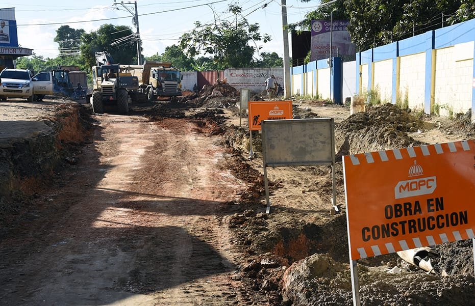 MOPC dispone trabajar 24 horas a diario en reconstrucción avenida Los Beisbolistas, de Manoguayabo