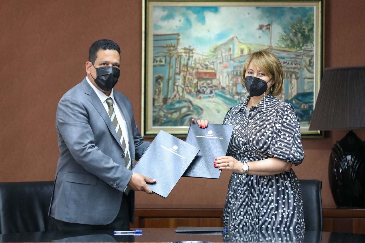 DGCP y la ABA firman acuerdo para impulsar el cumplimiento normativo en las contrataciones públicas