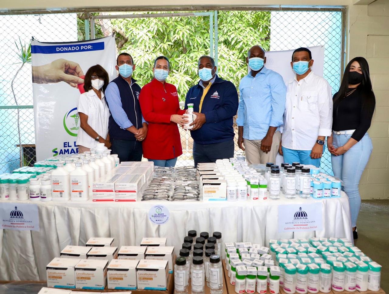 Gabinete de Política Social entrega otros 20 millones de pesos en medicamentos a centros médicos de Santiago