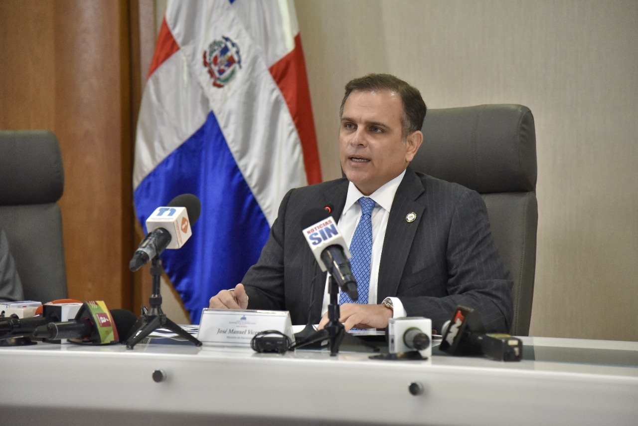 Gobierno cierra con un déficit fiscal de -2.7 % en 2021 como consecuencia del aumento de las recaudaciones y la disciplina presupuestaria